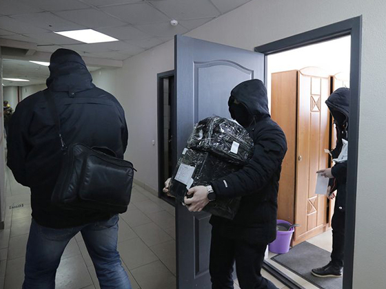 По всей Беларуси проходят обыски у журналистов и правозащитников